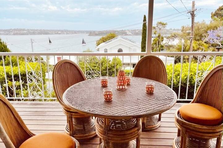 Bundeena Beach Getaway- water views & sunny deck gallery image 3