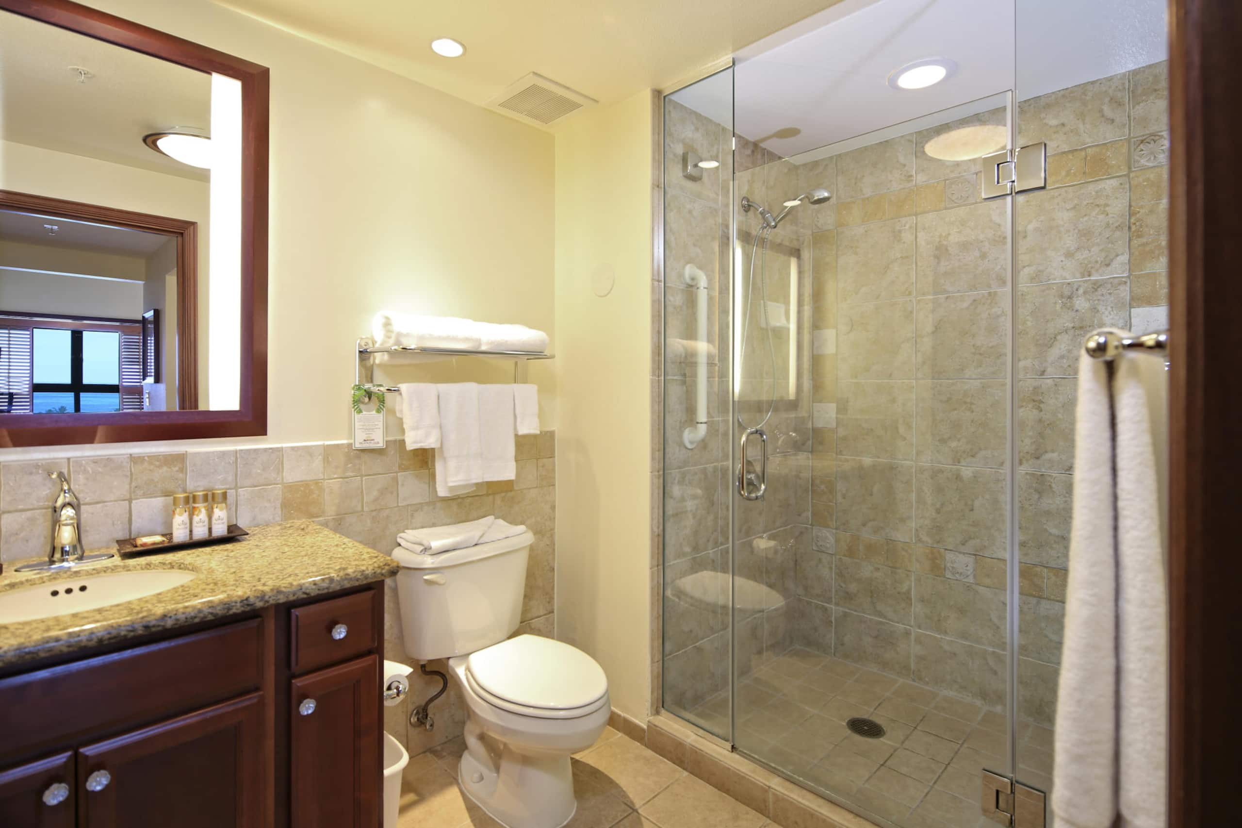 Condo in Kapolei · ★4.86 · Studio · 2 beds · 1 bath - Image 5