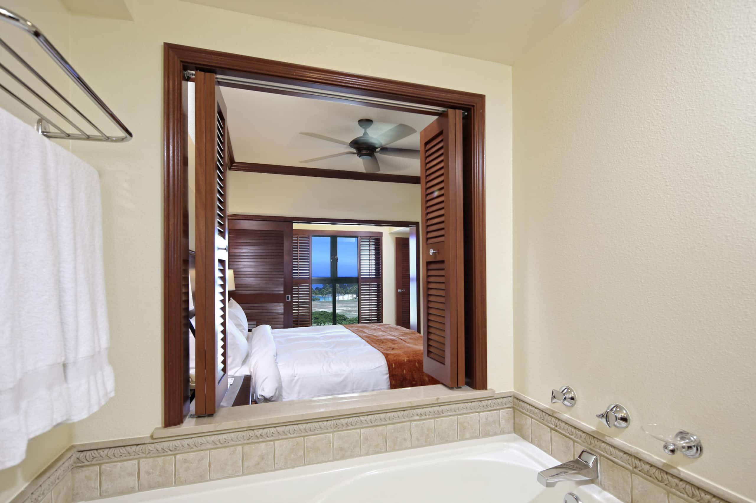 Condo in Kapolei · ★4.86 · Studio · 2 beds · 1 bath - Image 6