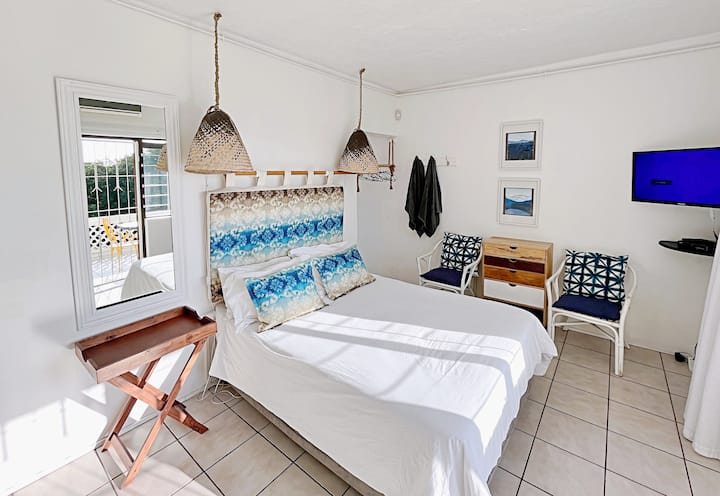 סטודיו מיטה זוגית ב', עם מקלחת ושירותים וטלוויזיה בלווין