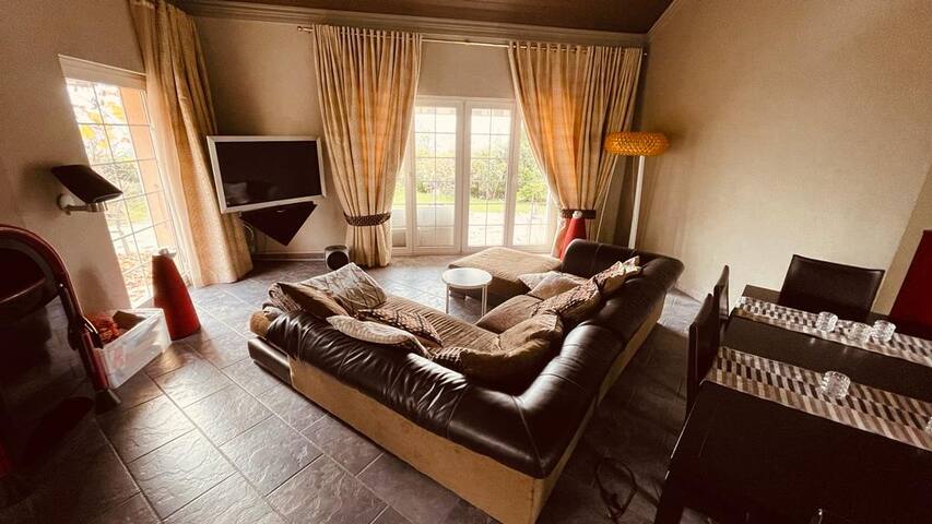 Beautiful villa with a view on Geneva lake-Lausann gallery image 4