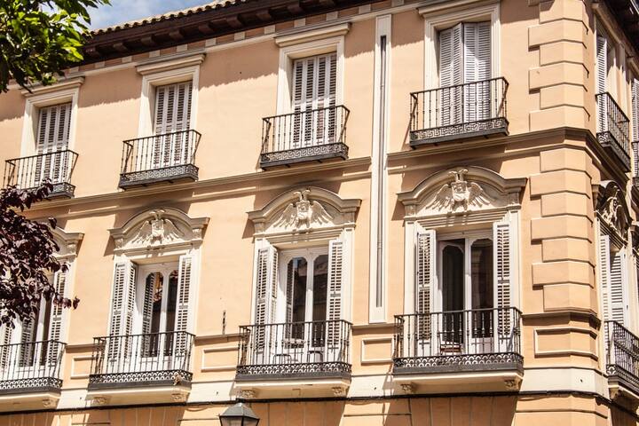 Vivir en un palacio en el centro de Madrid gallery image 2
