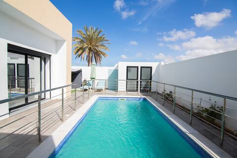 Villa Djerba with swimming pool not overlooked
