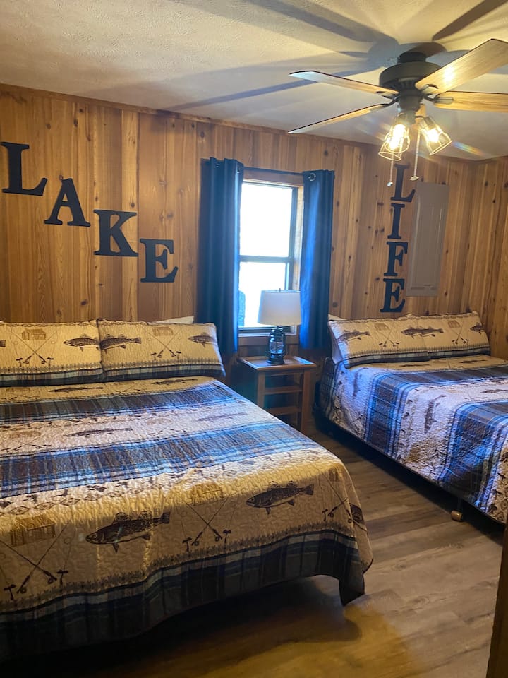 Chumba #2 na vitanda 2 vya upana wa futi 4.5.