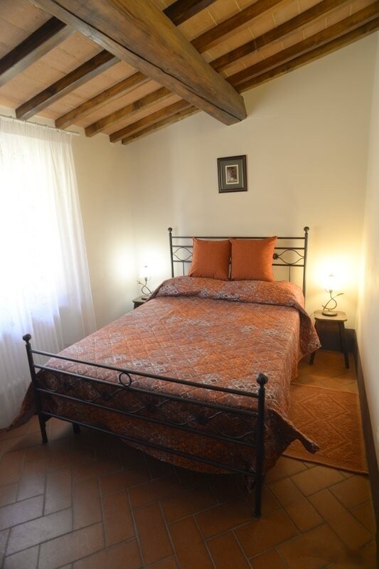 La acogedora habitación central de Millefiori está arriba.