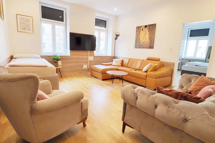 King size Apartment with self Check in gallery image 3