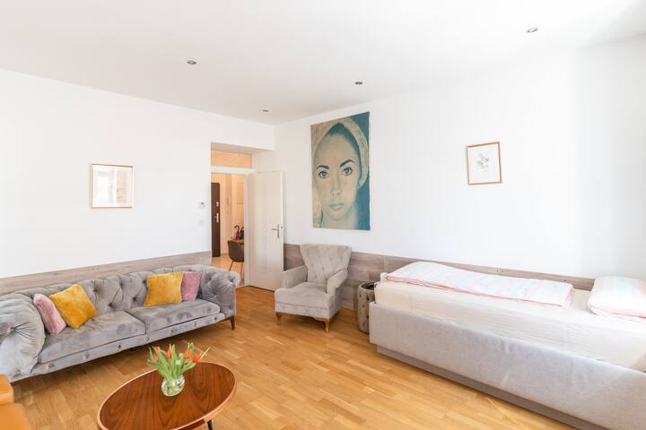 King size Apartment with self Check in gallery image 2