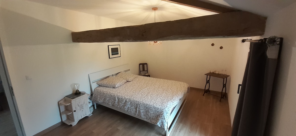 Spavaća soba 1 (1/2)