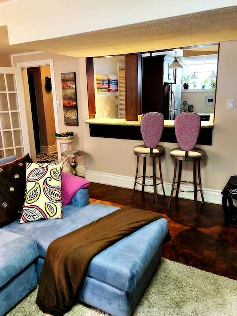 Successful Airbnb property: Charming Bungalow Private Garden Apartment in Etobicoke North
