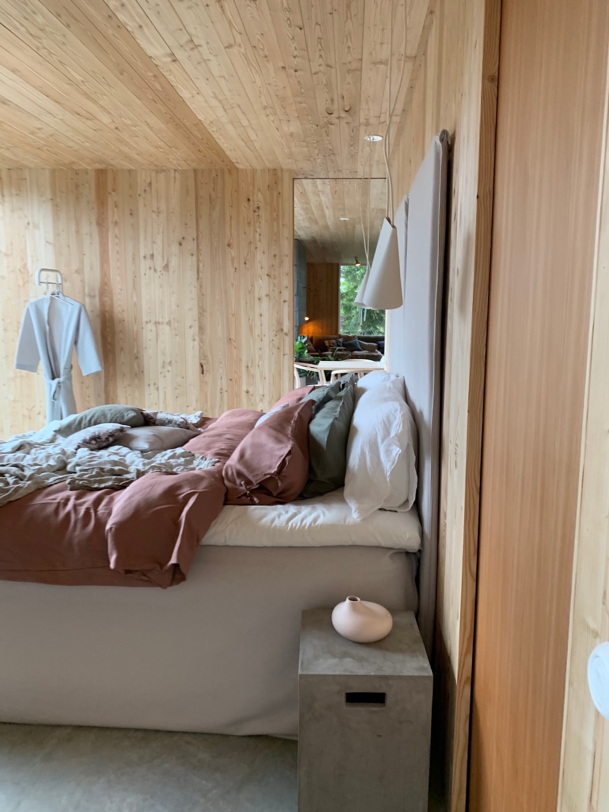 The Master bedroom contains a King size double bed, with an alternative of having two single beds. The room has a walk in closet with running water and space for toilet gear and hairdryer. 