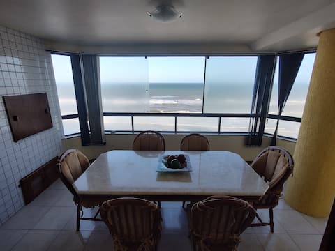 Complete beachfront apartment, incredible view!