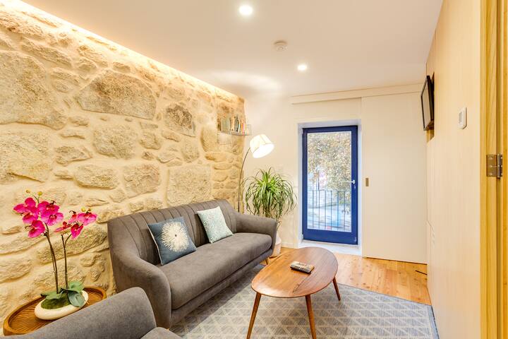 *NEW* Riverside 2 Bedroom Apartment by DA’HOME