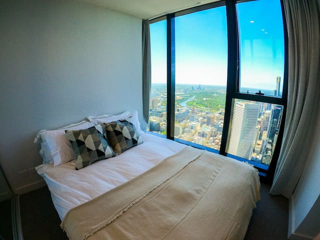 62F VIEW! 1 Free Parking on premises gallery image 3