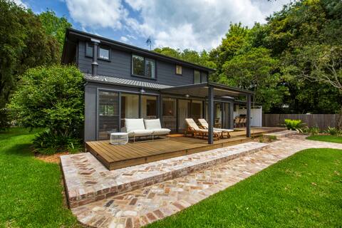 Berry cottage: 2 min to Berry and 10 min to beach