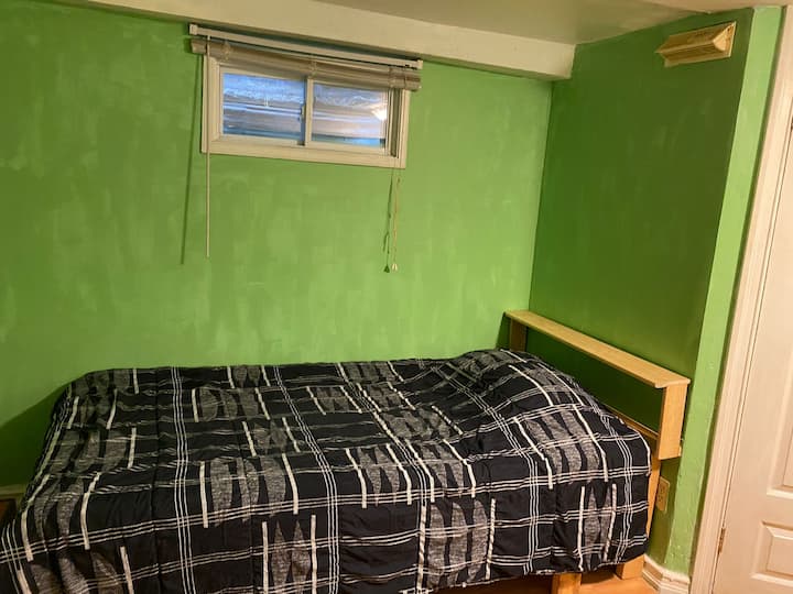 Private studio bedroom near Warden Subway station Houses for Rent in Toronto, Ontario, Canada