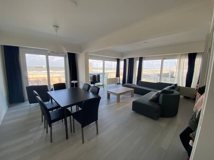 Hoekappartement Met Prachtig Zeezicht - Coxyde