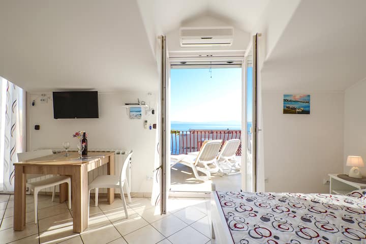 Ambienti i dhomës së gjumit