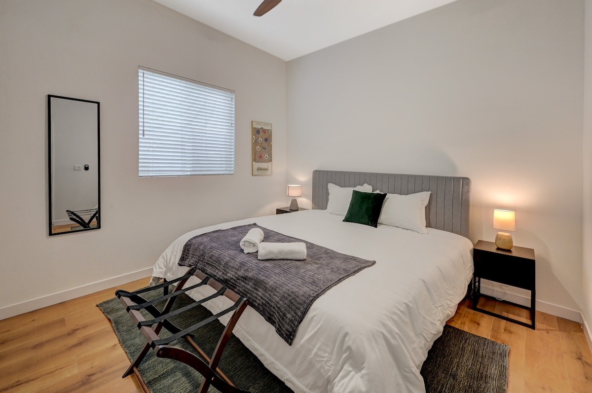 Cozy Retreat Near UNLV, Las Vegas Strip - Houses for Rent in Las Vegas,  Nevada, United States - Airbnb