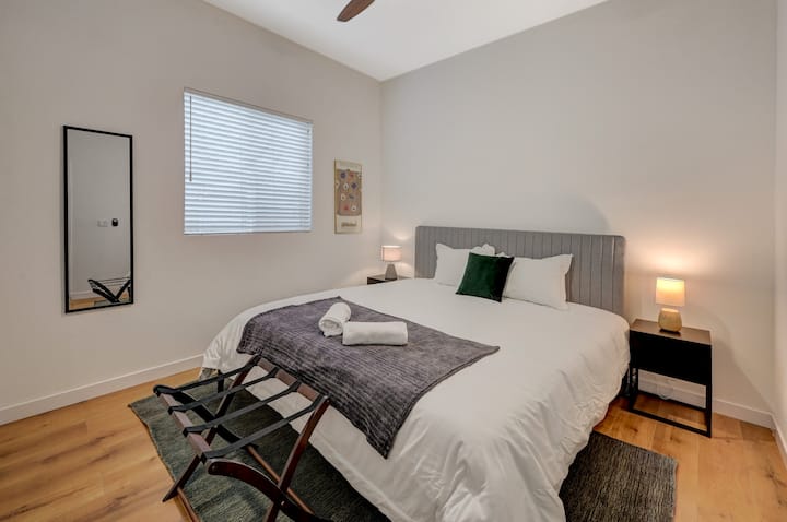 Საძინებელი #4 საწოლით King