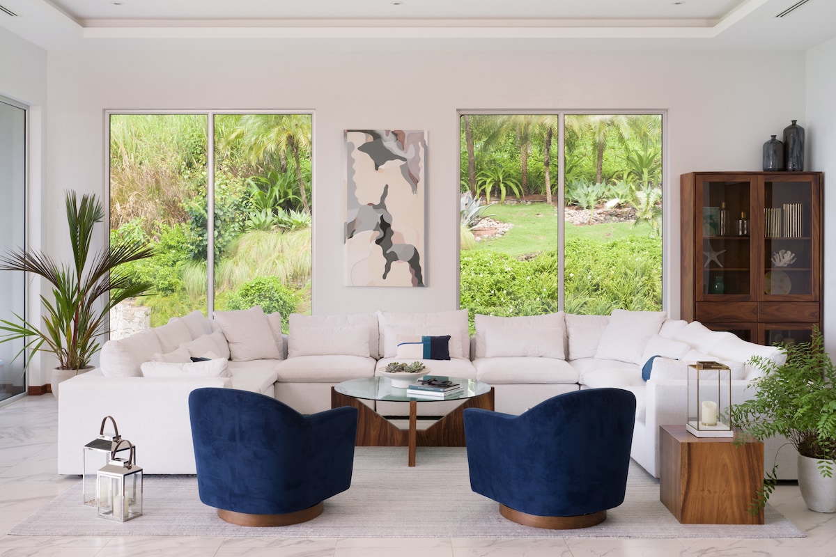 Private 6 bedroom villa overlooking Pacific Ocean