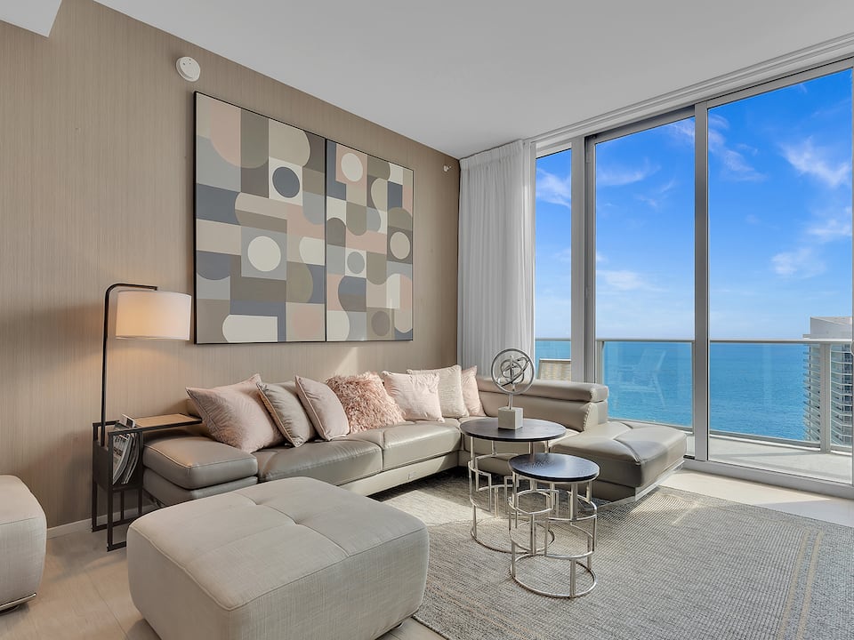 Curated visual reference: Fresh Look at Fort Lauderdale Beachfront Vacation Rentals 4 8 Out Of 5