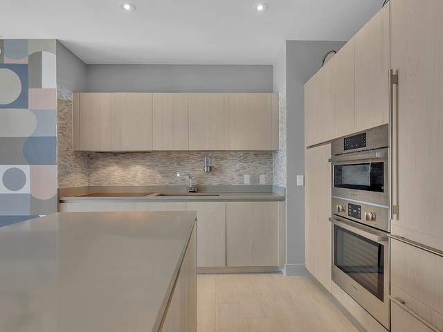 5 ★ PH BREATHTAKING Ocean View Brand New 2BR/BTH gallery image 3