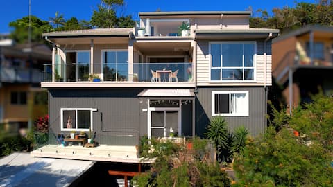 Ocean view getaway / walk to the town and beach
