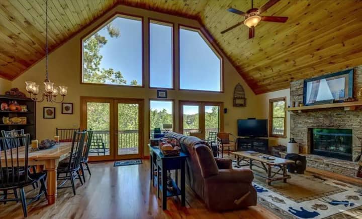 Mountain Chalet, Hot Tub, Gamerm & Close To Casino - Murphy, NC