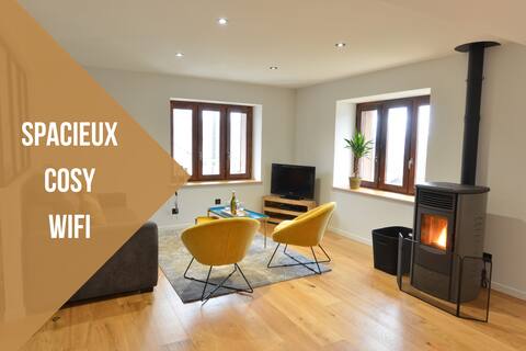 Modern * Cosy * WiFi/Netflix * at Ô JurassiK