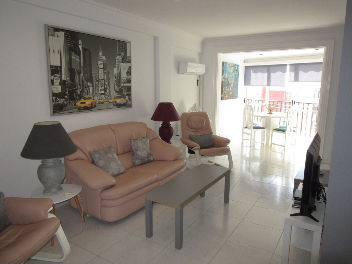 Popular Airbnb listing: Super 2 bedroom apartment in the city center in Calp