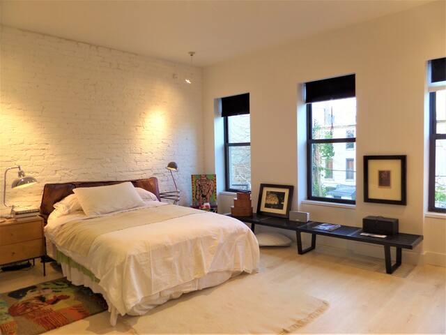 Beautiful, Stylish Brooklyn Brownstone Duplex gallery image 5