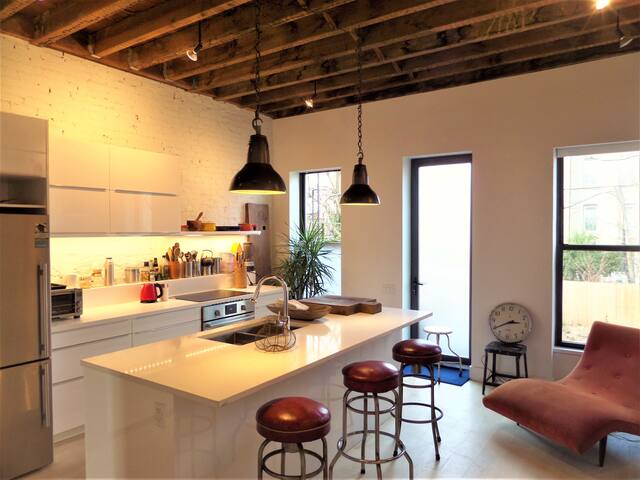 Beautiful, Stylish Brooklyn Brownstone Duplex gallery image 2