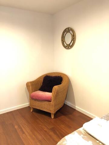 Péniche d’exception 200M2 à Confluence gallery image 2