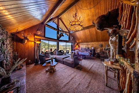 Snowy's Villa: Mountain Views & Lake Gregory Joy!