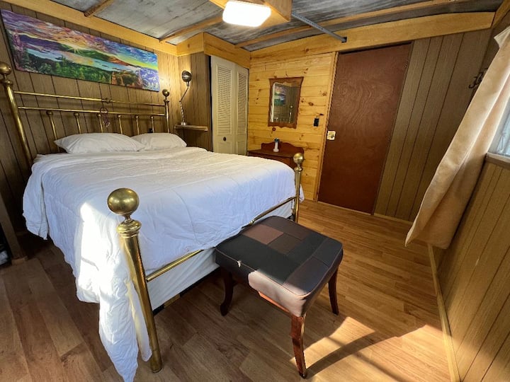 საძინებელი 1