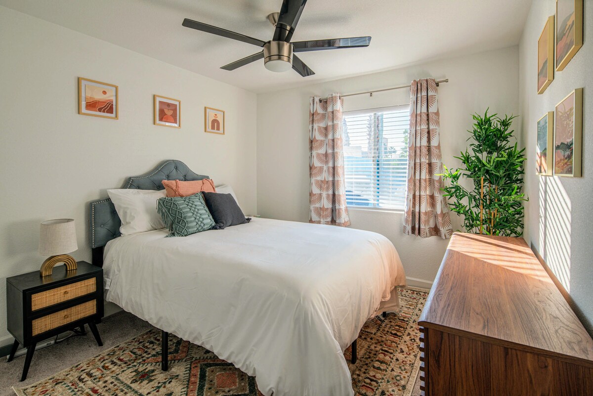 This bedroom has a Dreamcloud Premier queen-sized bed.