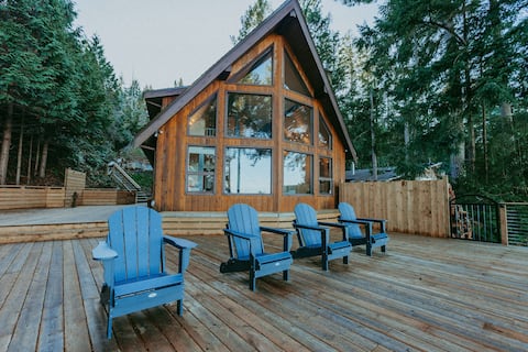 Ocean Lookout House: 4 adults and their kids