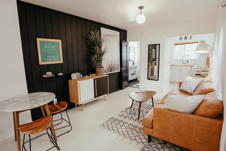 Dreamy guest suite in the heart of NE Portland.