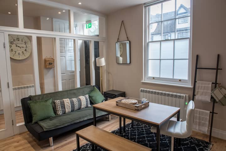Stunning Suffolk Town House With Parking In Centre - Ipswich