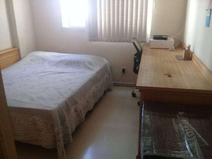 Quarto do andar téreo كمشجع teto.