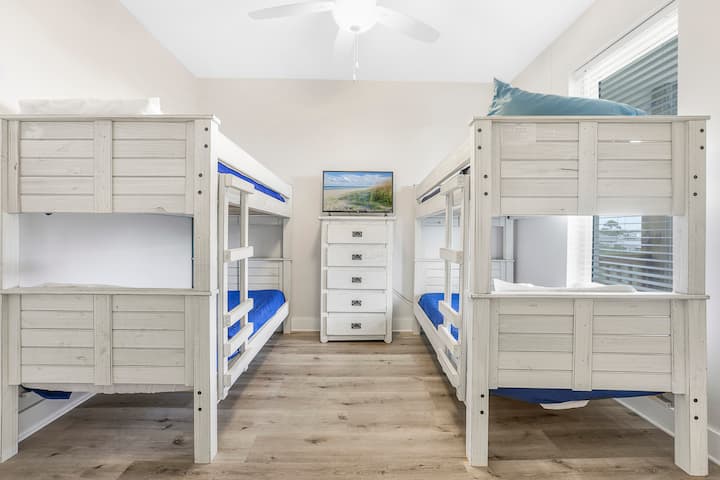 Habitación cómoda con literas, por lo que hay espacio para toda la familia en la playa.