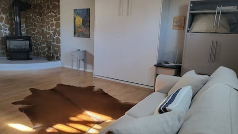 Successful Airbnb property: Relaxful Trendy Suite w/Fireplace in Orléans