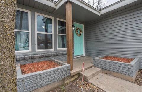 Spacious&Cozy 3BR/Free WiFi/1.4 miles from DT