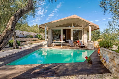 Scented Garden - Luxury Villa with private pool