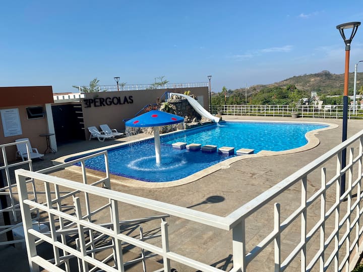 Las Pergolas Vacation House  15 min to 🏖& 🏙