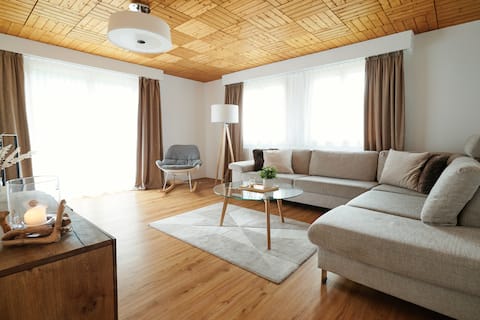 Apartment - 1-minute walk from the valley station and train station