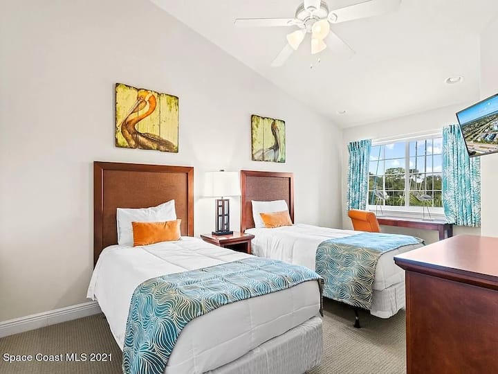 Трета спална соба   - 2 двокреветни кревета на вториот кат 