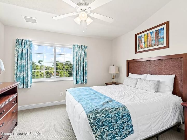 Втора спална соба   - брачен кревет (широк 150-179 см) 