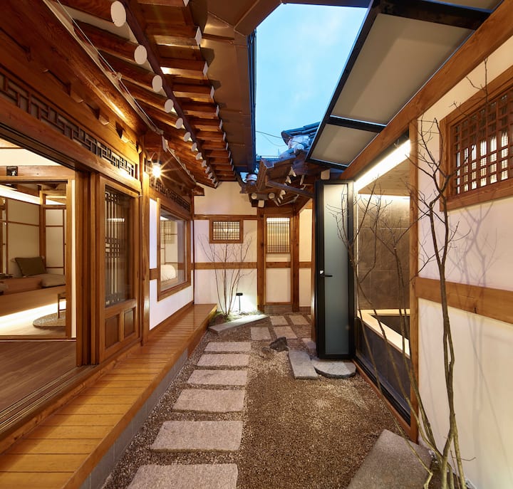 Luxury Hanok with private bathtub SN03 Houses for Rent in Jongnogu, Seoul, South Korea Airbnb