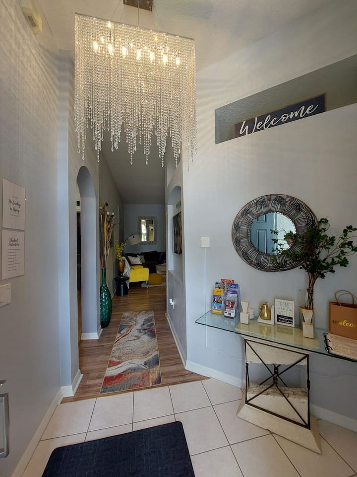 Morols Kingdom Villa In A Gated Community! - Davenport, FL